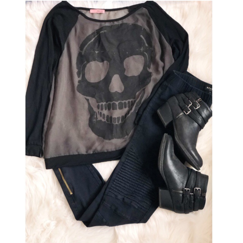 Skull long sleeve shirt
